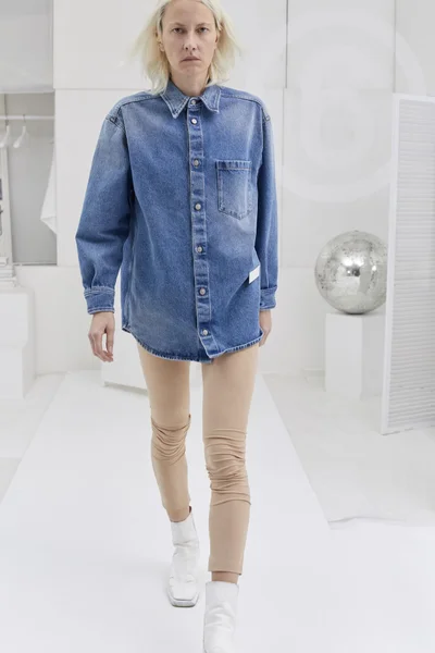 Look 3